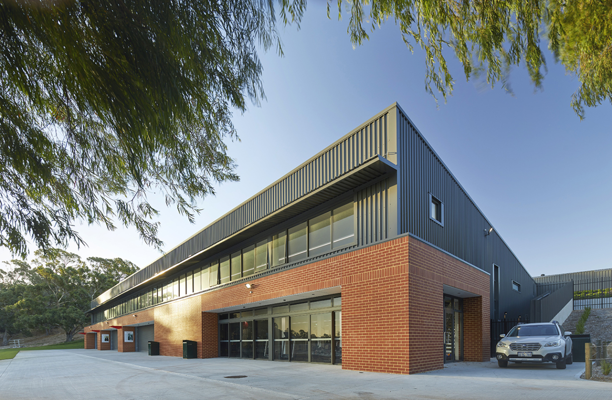 Aquinas Rowing Shed - Parry and Rosenthal Architects