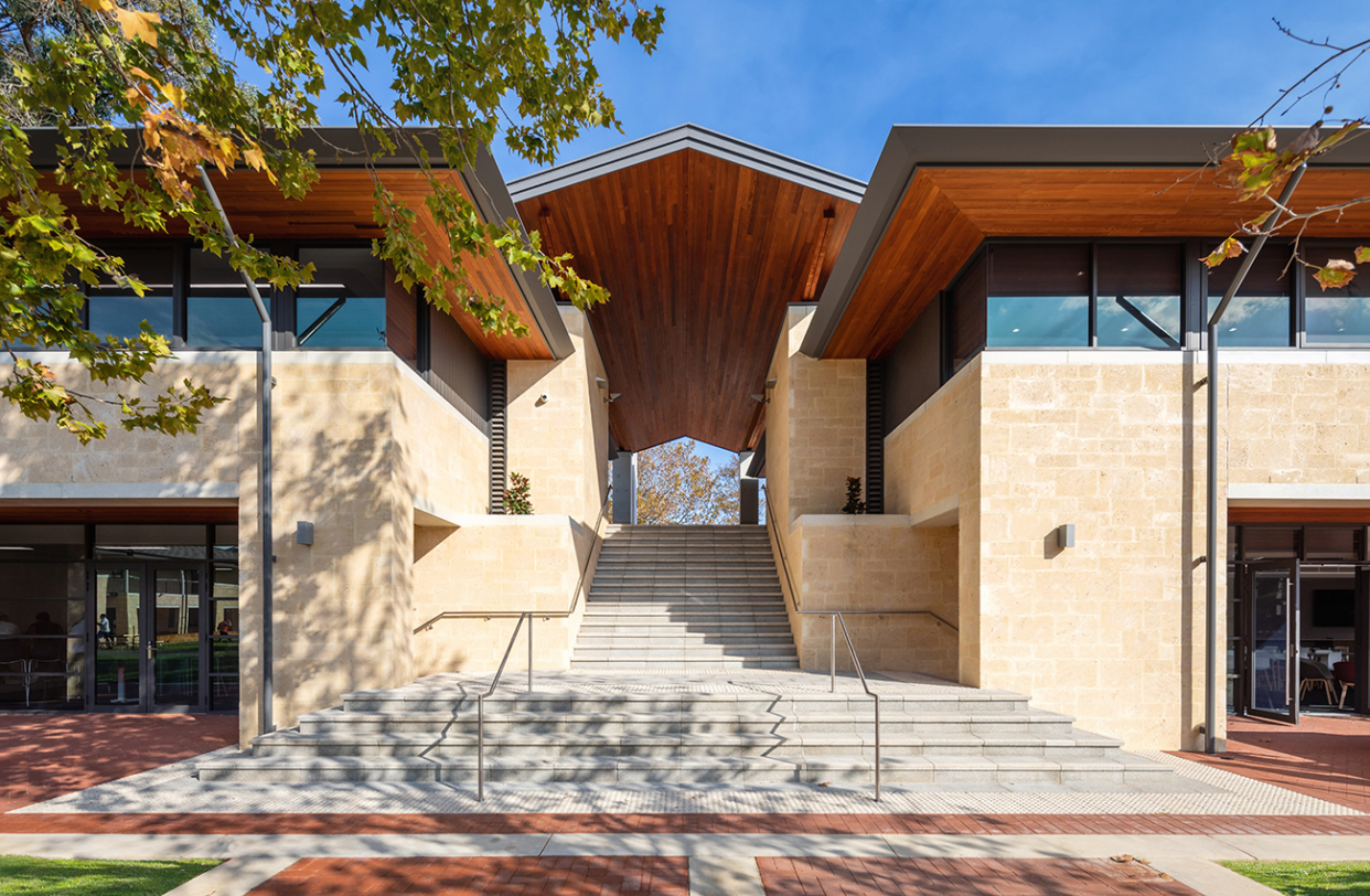 Seton Catholic College Admin - Parry and Rosenthal Architects